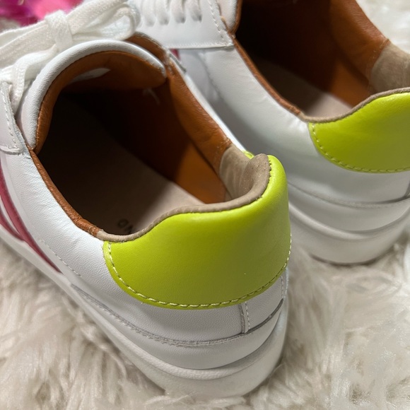 🌸Lucky Brand white leather sneakers - Picture 10 of 11